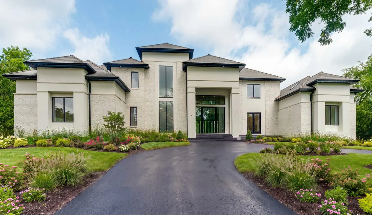 70 Hillburn LN, North Barrington, IL 60010