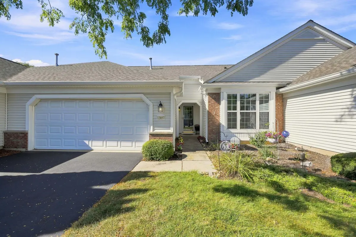 12857 Norfolk DR, Huntley, IL 60142