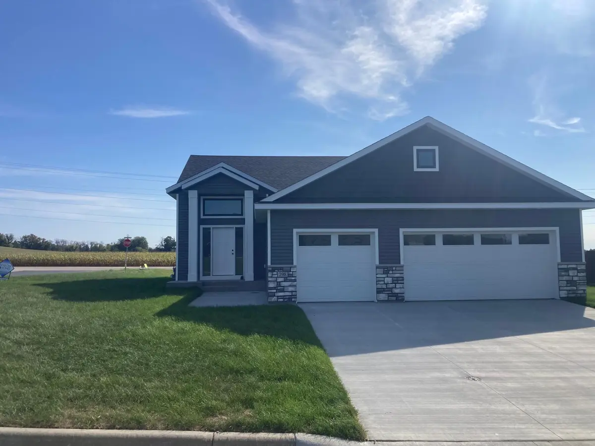 298 Eagle LN, Zumbrota, MN 55992