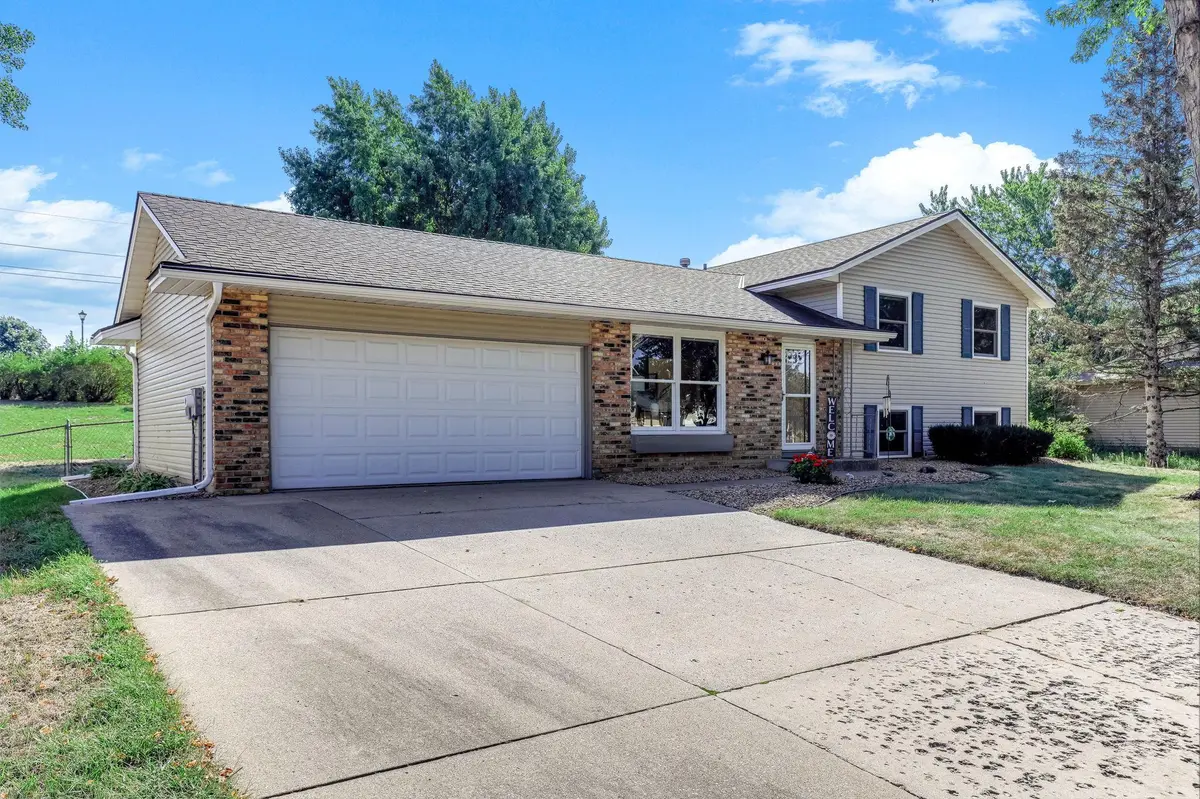 8419 Ivywood AVE S, Cottage Grove, MN 55016