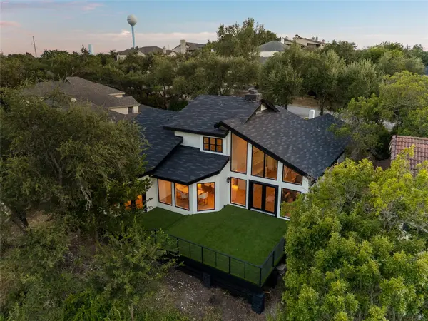 310 Golf Crest LN, Lakeway, TX 78734
