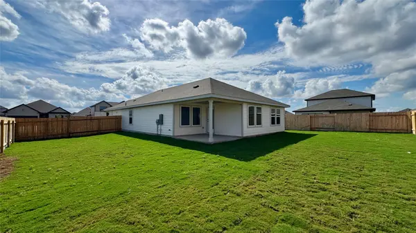 242 Red Tail Hawk LN, Cedar Creek, TX 78612