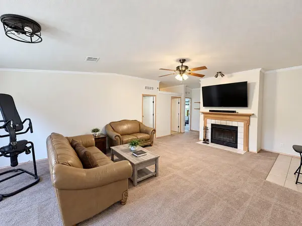 10100 Varisco LN, Bryan, TX 77807