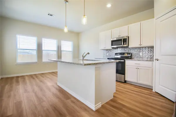 511 Whirlaway DR #B, Jarrell, TX 76537
