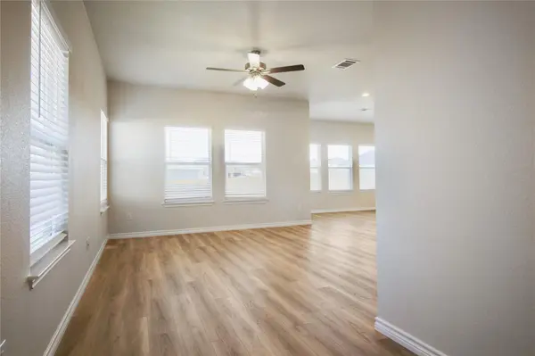 511 Whirlaway DR #B, Jarrell, TX 76537
