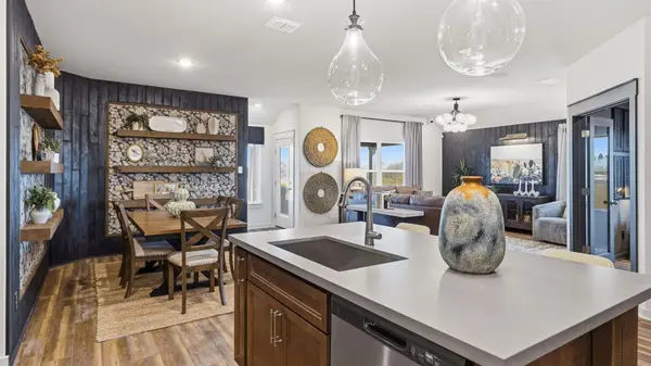 105 Lonely Lobo DR, Jarrell, TX 76537