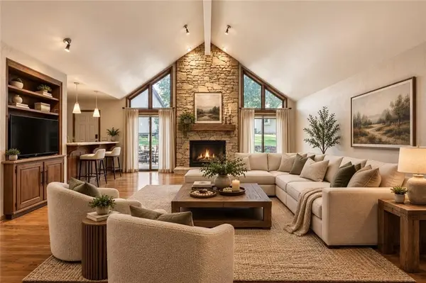 10 The Woodlands N/A, Gladstone, MO 64119