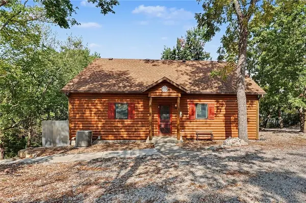 109 Ridge Crest DR, Mound City, KS 66056