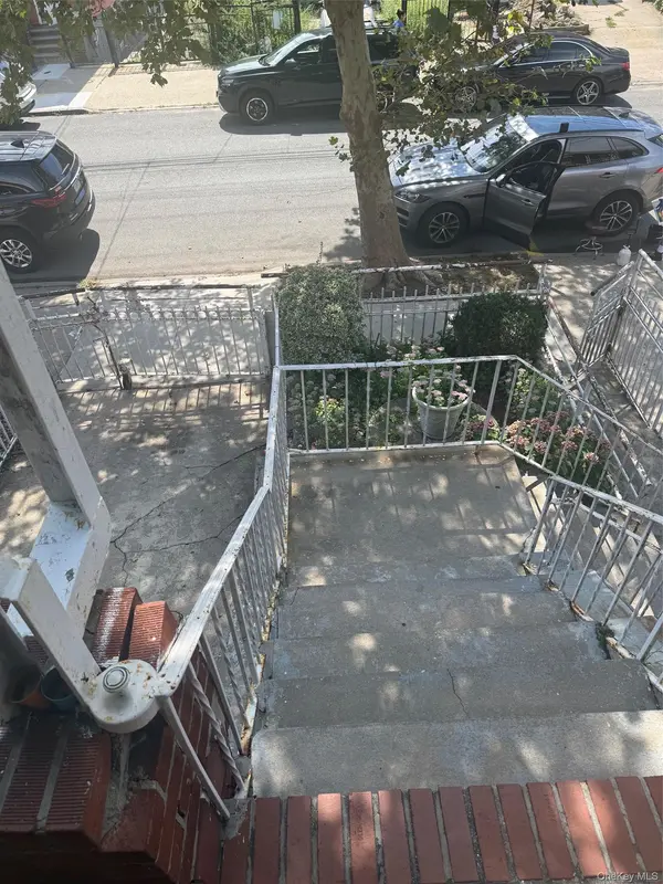 925 E 227th ST, Bronx, NY 10466