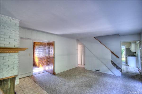 49 Radcliff AVE, Port Washington, NY 11050