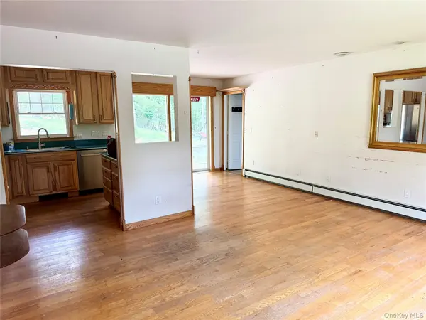 219 Shafter ST, Islandia, NY 11749