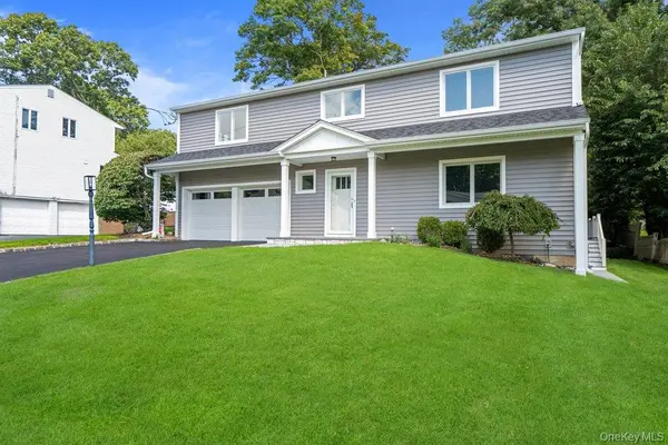 185 Harvard DR #L, Plainview, NY 11803