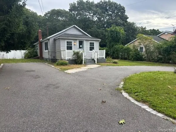 253 Railroad AVE, Center Moriches, NY 11934