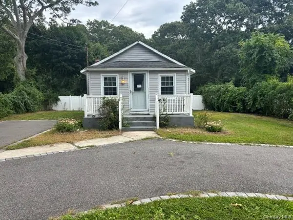 253 Railroad AVE, Center Moriches, NY 11934