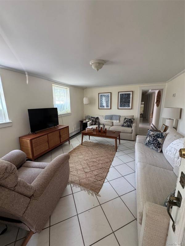 3 Clayton AVE, East Atlantic Beach, NY 11561