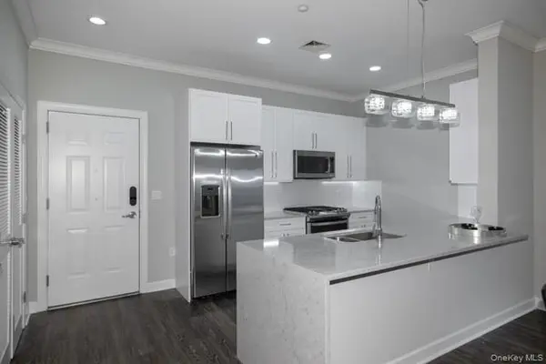 180 Atlantic AVE #E308, Farmingdale, NY 11735