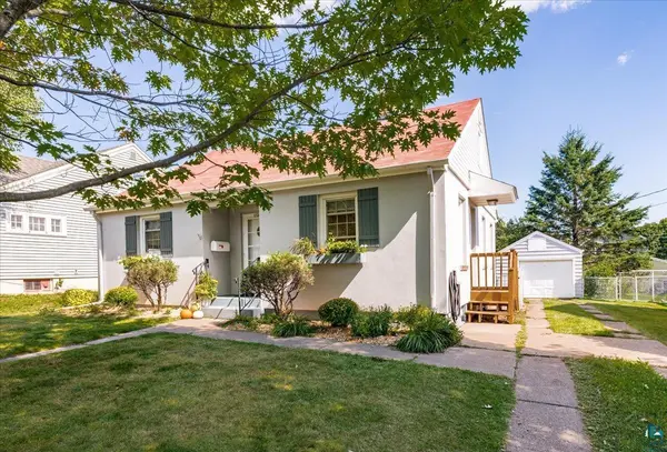 1726 Carver Ave, Duluth, MN 55803