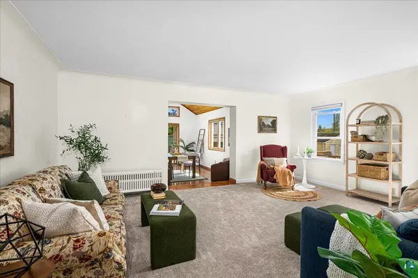 1726 Carver Ave, Duluth, MN 55803
