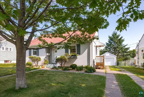 1726 Carver Ave, Duluth, MN 55803