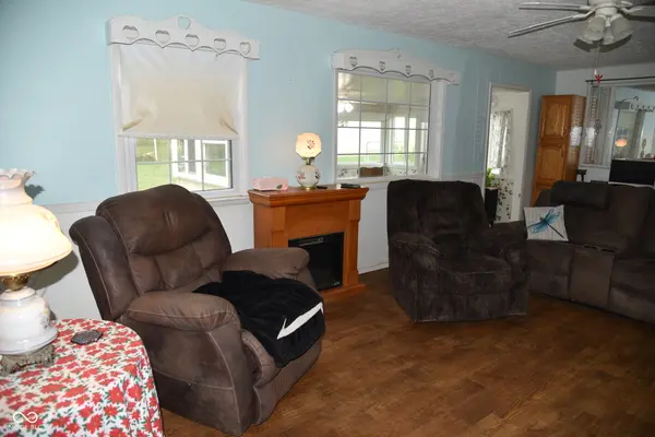 2064 Leatherwood RD, Bedford, IN 47421