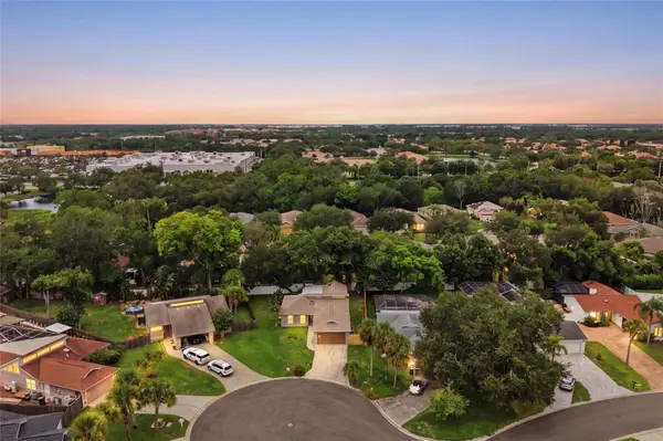 8232 COUNTRY OAKS CT, Sarasota, FL 34243