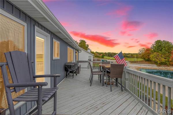 10107 Greenbriar CT, Foristell, MO 63348