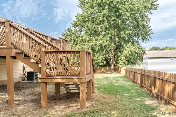 1153 Pat ST, Sullivan, MO 63080