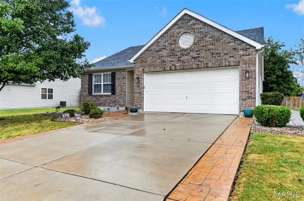 7 Grayhawk DR, Winfield, MO 63389