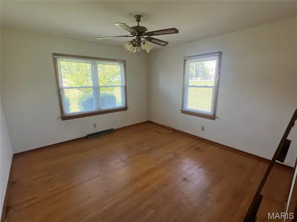 5896 Hawkins Fuchs RD, St Louis, MO 63129