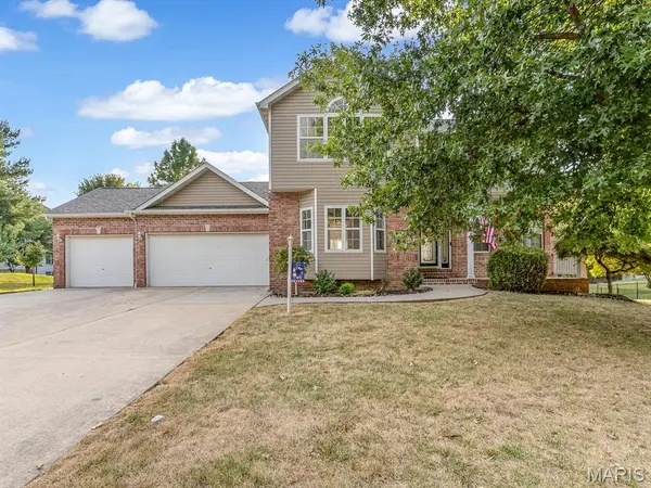 991 Prestonwood DR, Edwardsville, IL 62025