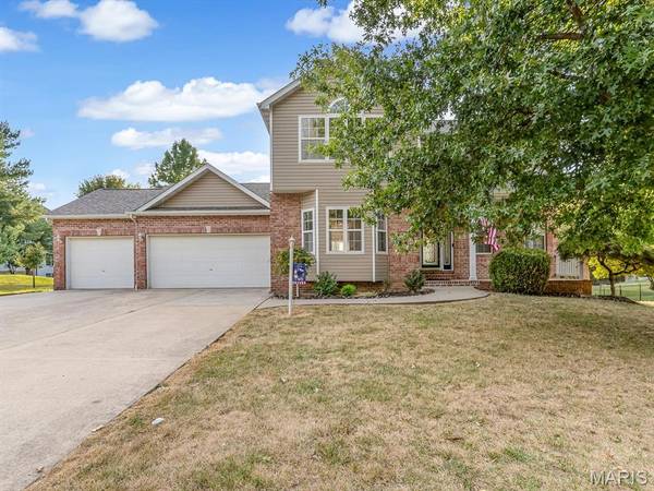 991 Prestonwood DR, Edwardsville, IL 62025
