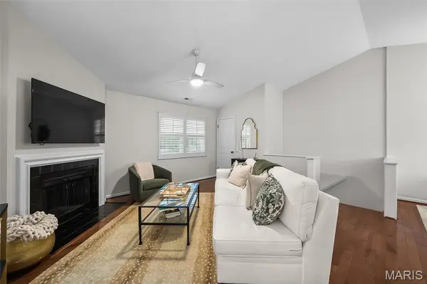 9172 Eager RD, Brentwood, MO 63144