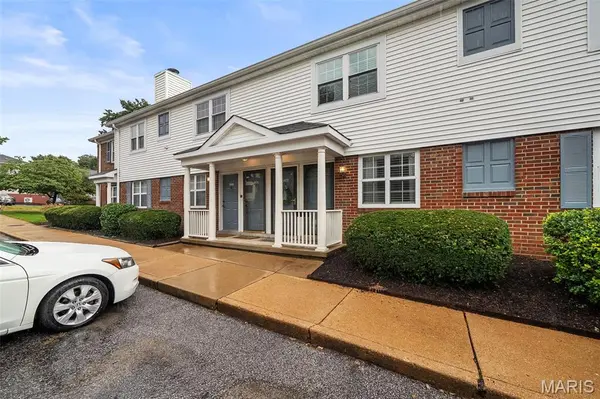9172 Eager RD, Brentwood, MO 63144