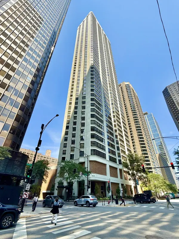400 E Ohio ST #4702, Chicago, IL 60611