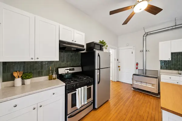 1433 W Superior ST, Chicago, IL 60642