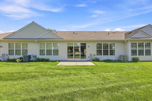 12857 Norfolk DR, Huntley, IL 60142