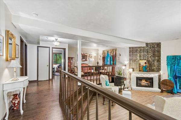 5373 Newport DR #2-4B, Lisle, IL 60532