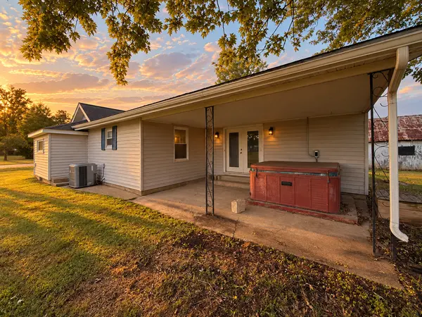 328 Ida ST, Noble, IL 62868
