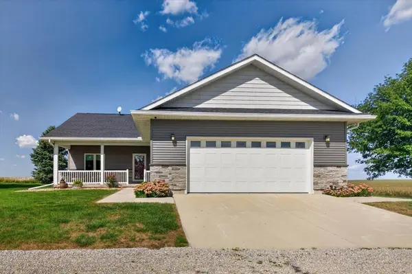 19546 M AVE, Holland, IA 50642
