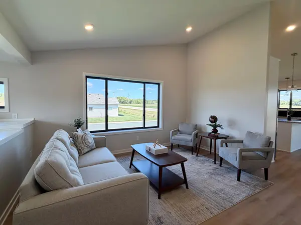 298 Eagle LN, Zumbrota, MN 55992