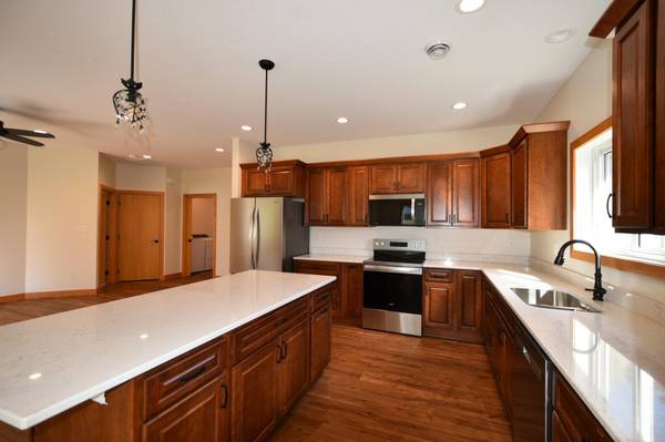 331 5th AVE NE, Mazeppa, MN 55956