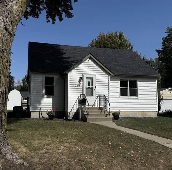 109 1/2 4th ST SW, New Prague, MN 56071