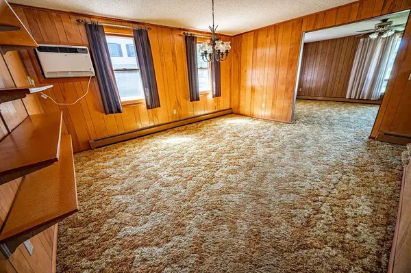 286 S Piety ST, Ellsworth, WI 54011