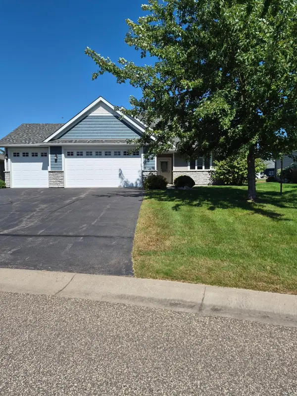 25423 Heims Lake CIR, Wyoming, MN 55092