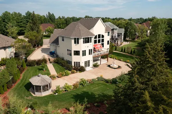 19115 Vogel Farm TRL, Eden Prairie, MN 55347