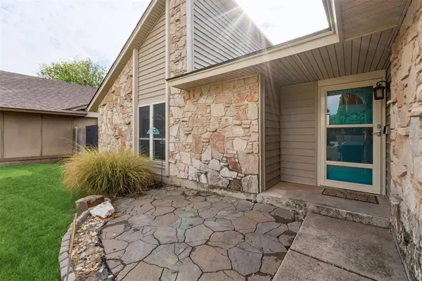 725 Westridge CT, Yukon, OK 73099