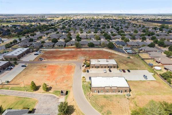 16530 N May AVE #BLDG 9, Edmond, OK 73012
