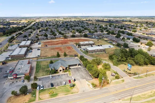 16530 N May AVE #BLDG 3, Edmond, OK 73012