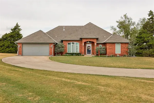 5009 Morgan Rd NE, Piedmont, OK 73078