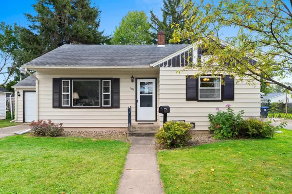 108 KING ST, Neenah, WI 54956